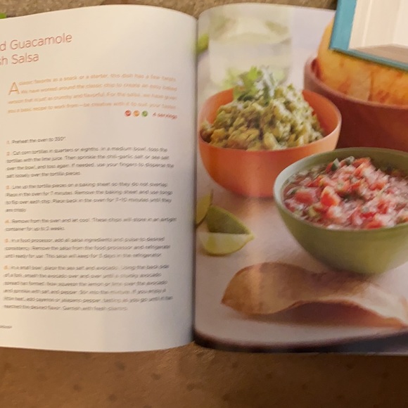 Daniel Plan Bk/Cookbook & Smoke Gray Water Bottle - Picture 7 of 8